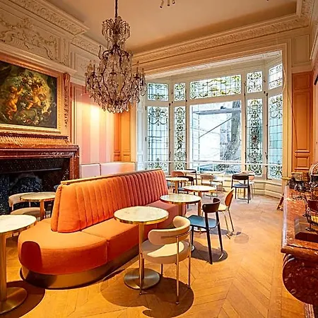 Centre *