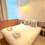 Centre Hostal Lila